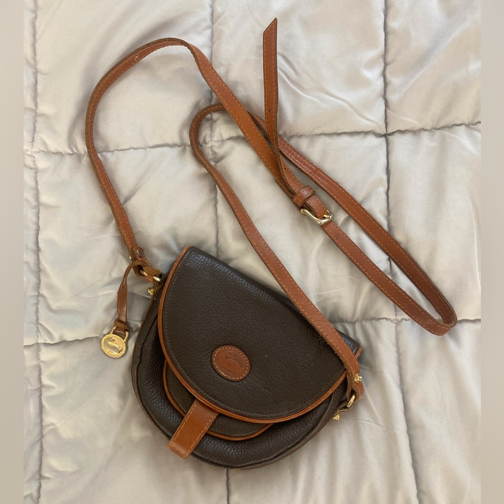Vintage Dooney and Bourke leather cross body bag